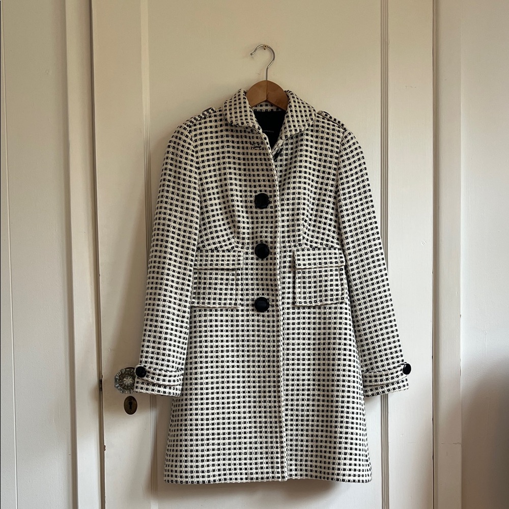 Banana Republic Black and Cream Checkered Coat XS
